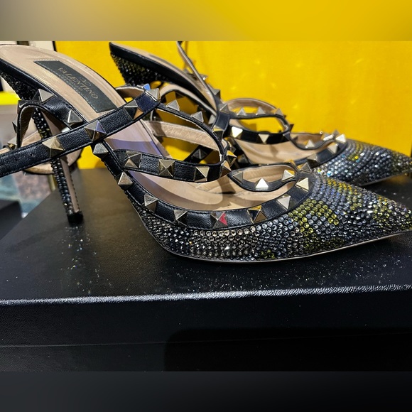 Valentino crystal embellished pumps - Picture 2 of 2